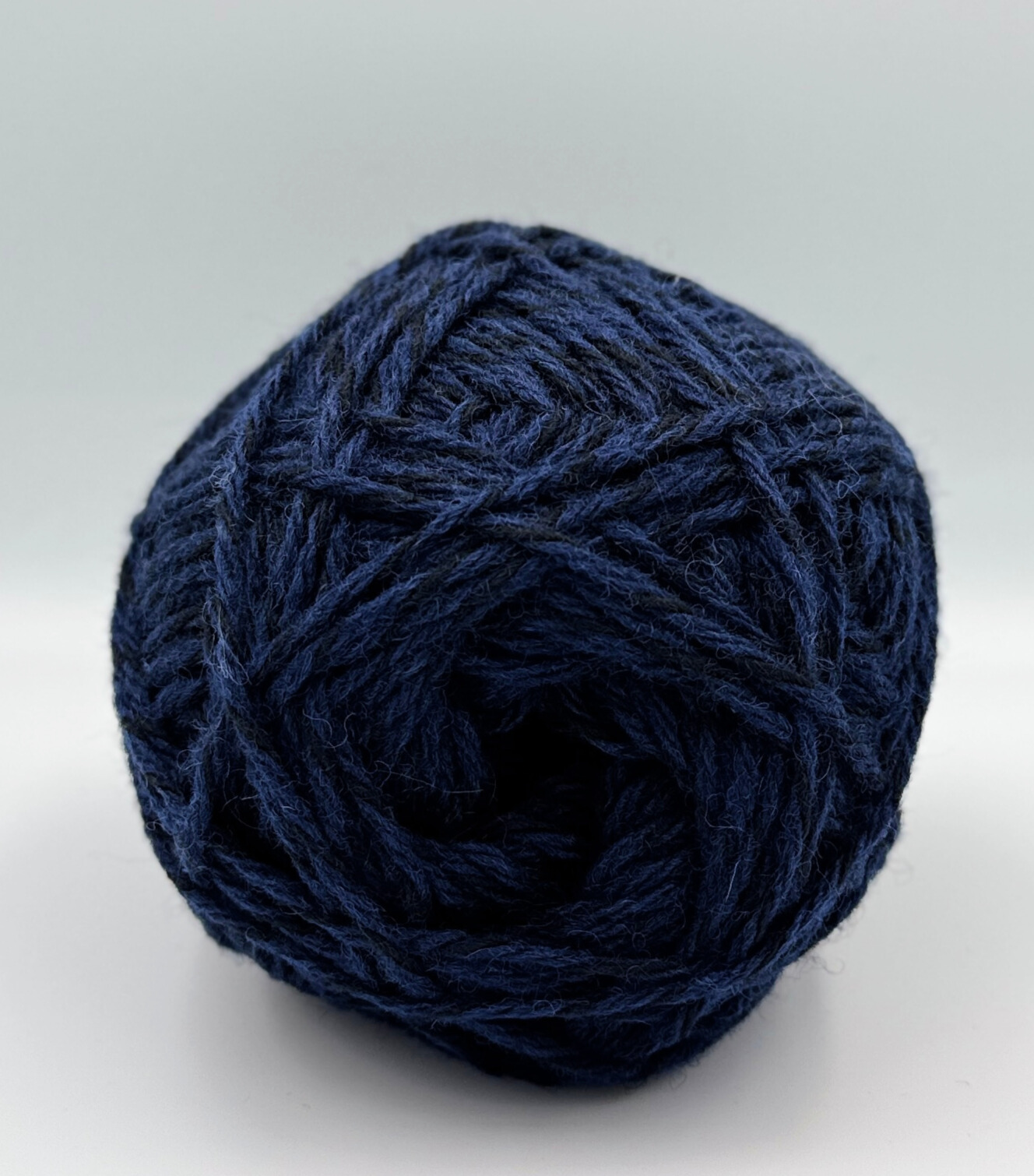 Umai New Zealandsk Uld (100 g) - Marineblå