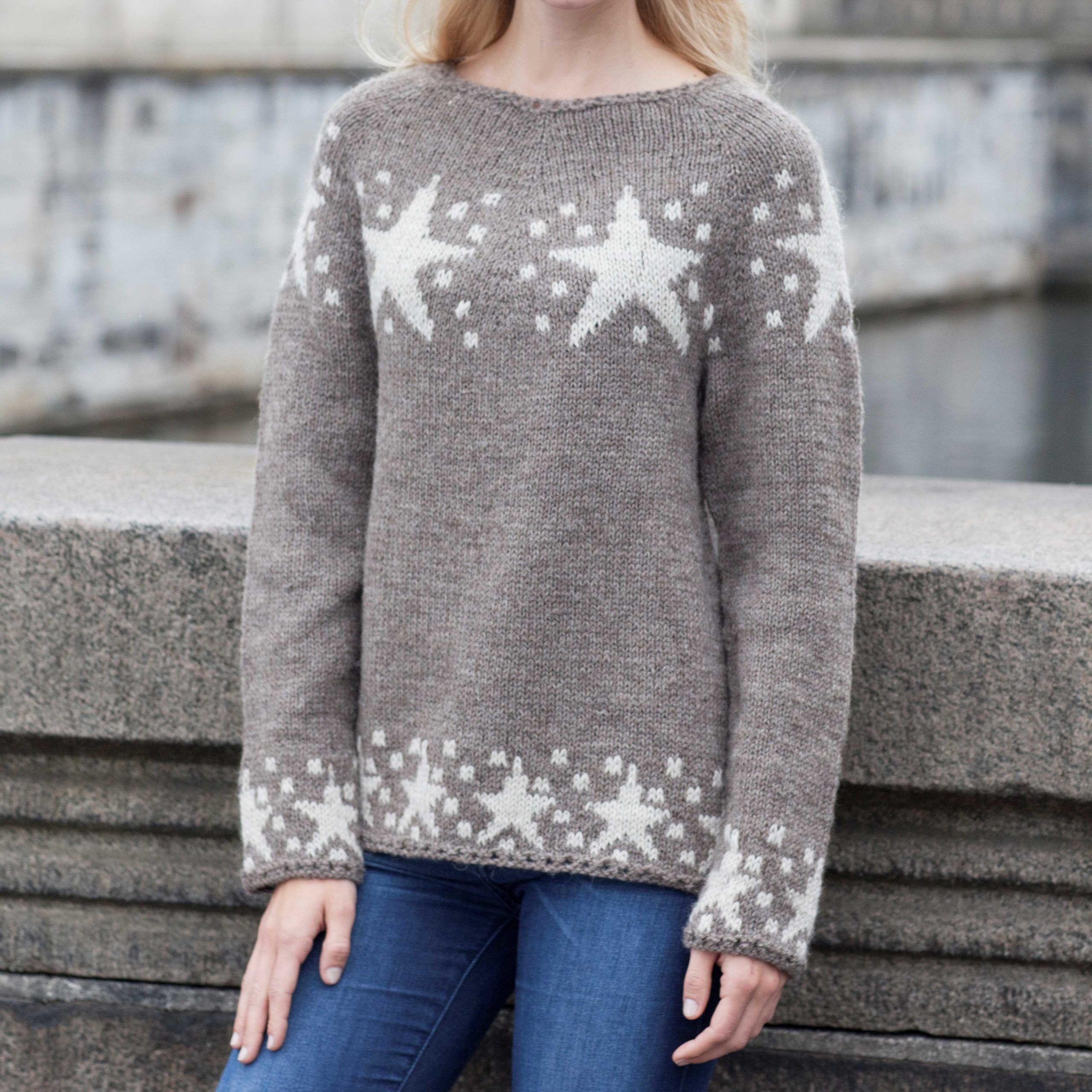 mesh Berolige Udsøgt Sweater med stjerner - opskrift (CeWeC) - Garnspecialisten