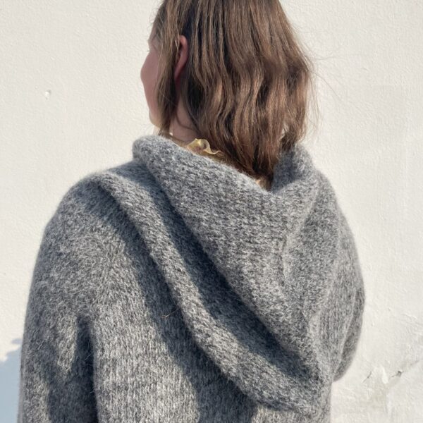 grå hoodie Kat no. 6 i rustik uld