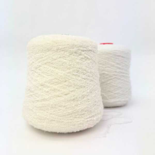 Karoline Bouclégarn (450 g) - Hvid